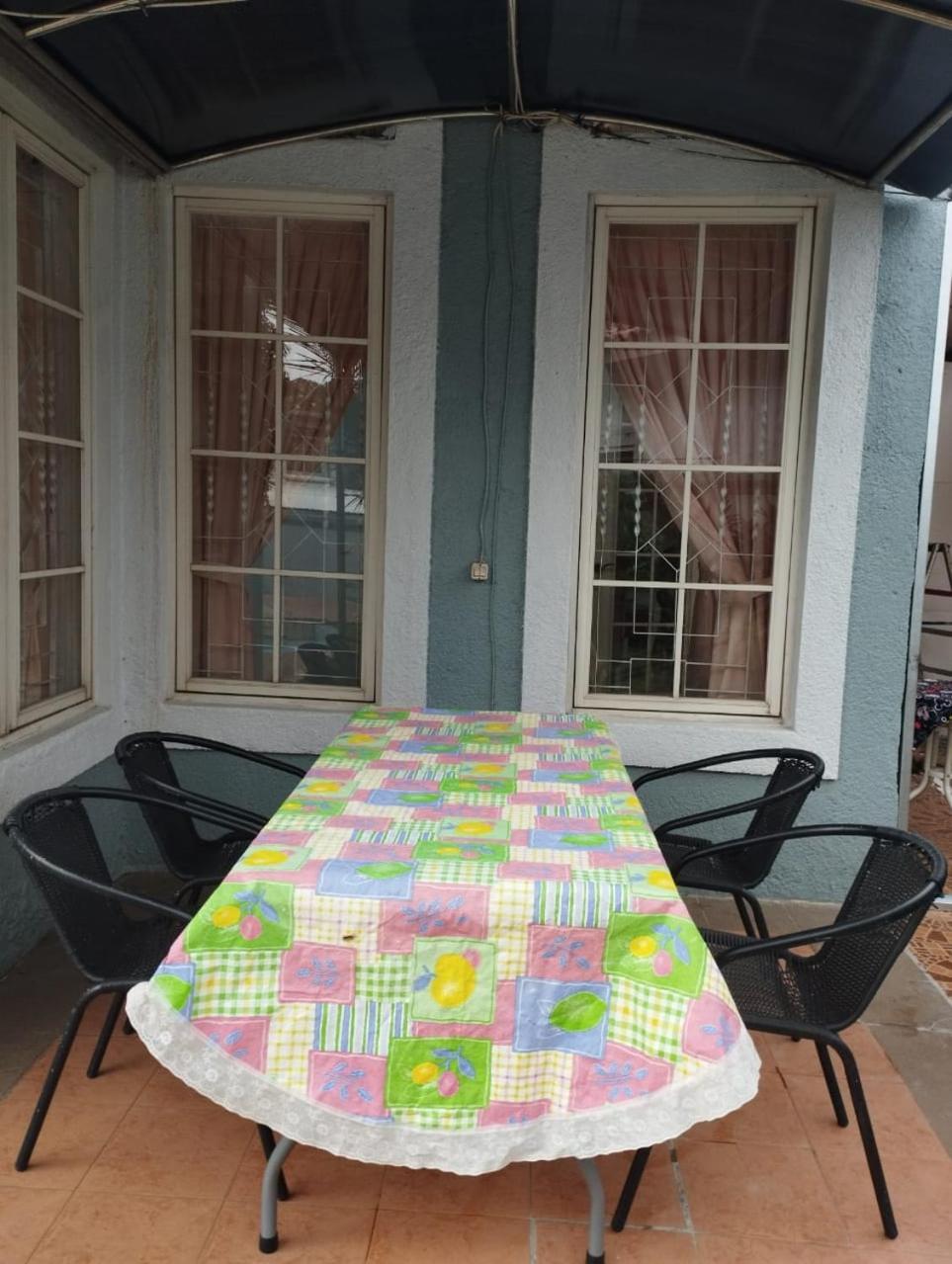 בוגור Vila Princess,Sentul 4Bedroom Dan Tenda Camping,Private Pool, Tenis Meja, Mini Billiard, Karaoke, Ayunan,Bbq, 08Satu3 80Satu6 4Satu5Satu מראה חיצוני תמונה