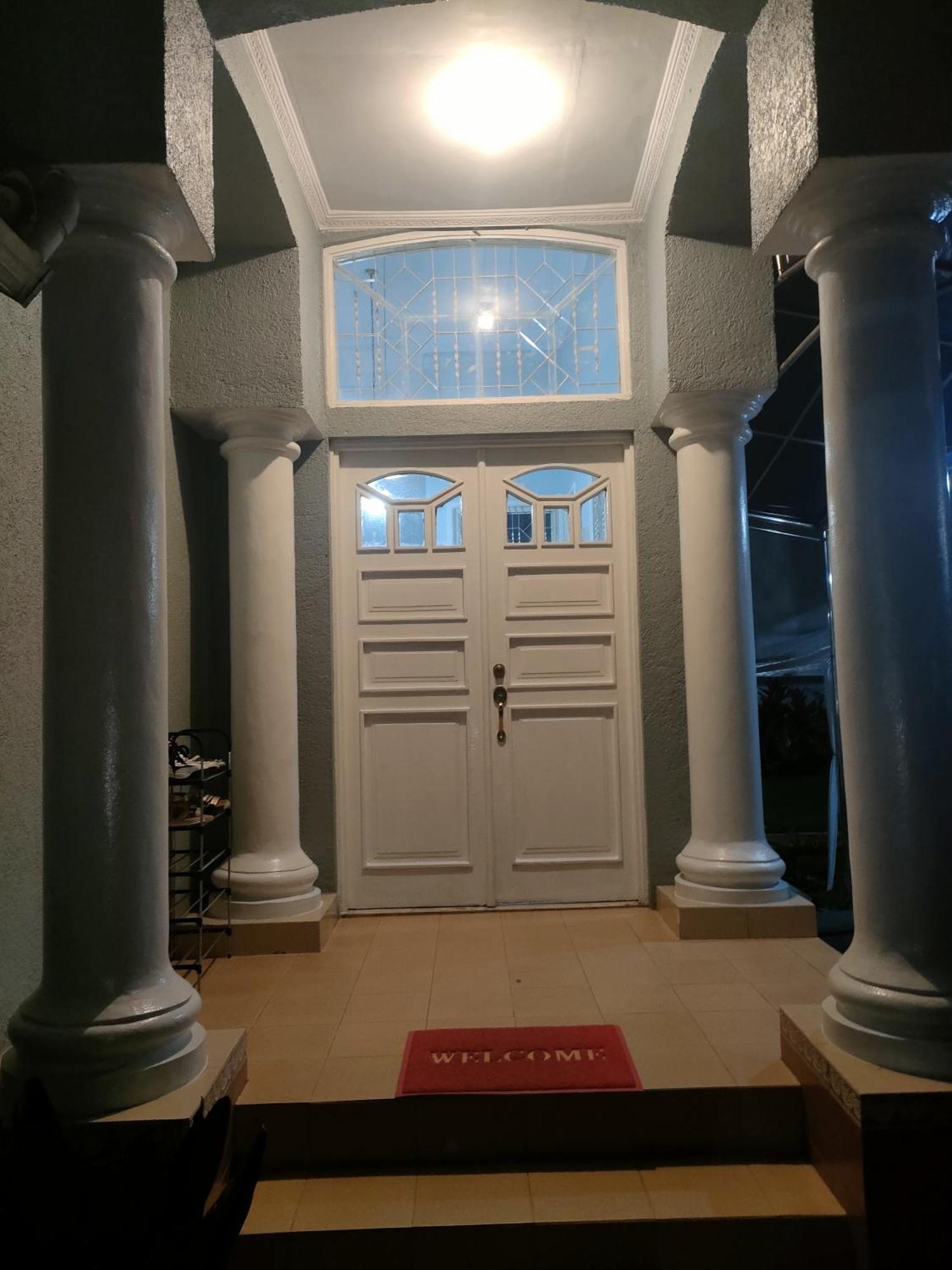 בוגור Vila Princess,Sentul 4Bedroom Dan Tenda Camping,Private Pool, Tenis Meja, Mini Billiard, Karaoke, Ayunan,Bbq, 08Satu3 80Satu6 4Satu5Satu מראה חיצוני תמונה