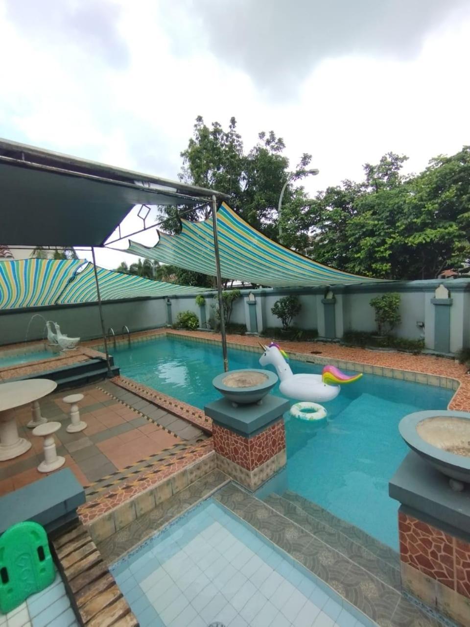 בוגור Vila Princess,Sentul 4Bedroom Dan Tenda Camping,Private Pool, Tenis Meja, Mini Billiard, Karaoke, Ayunan,Bbq, 08Satu3 80Satu6 4Satu5Satu מראה חיצוני תמונה