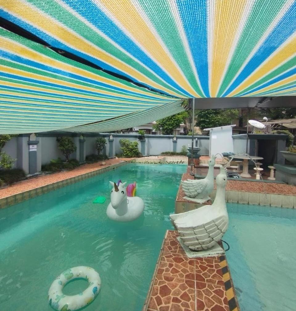 בוגור Vila Princess,Sentul 4Bedroom Dan Tenda Camping,Private Pool, Tenis Meja, Mini Billiard, Karaoke, Ayunan,Bbq, 08Satu3 80Satu6 4Satu5Satu מראה חיצוני תמונה