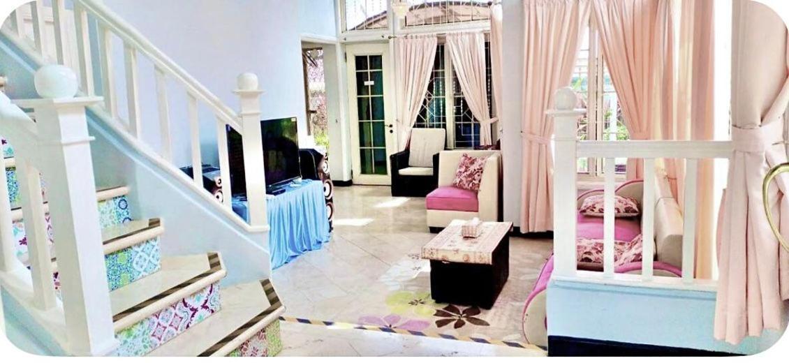 בוגור Vila Princess,Sentul 4Bedroom Dan Tenda Camping,Private Pool, Tenis Meja, Mini Billiard, Karaoke, Ayunan,Bbq, 08Satu3 80Satu6 4Satu5Satu מראה חיצוני תמונה