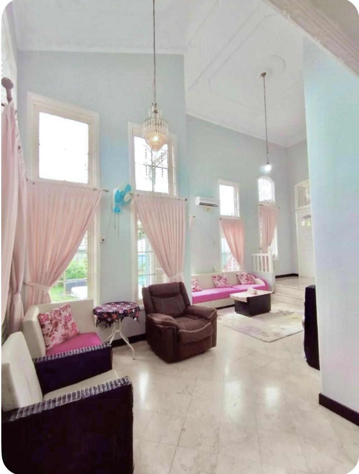 בוגור Vila Princess,Sentul 4Bedroom Dan Tenda Camping,Private Pool, Tenis Meja, Mini Billiard, Karaoke, Ayunan,Bbq, 08Satu3 80Satu6 4Satu5Satu מראה חיצוני תמונה